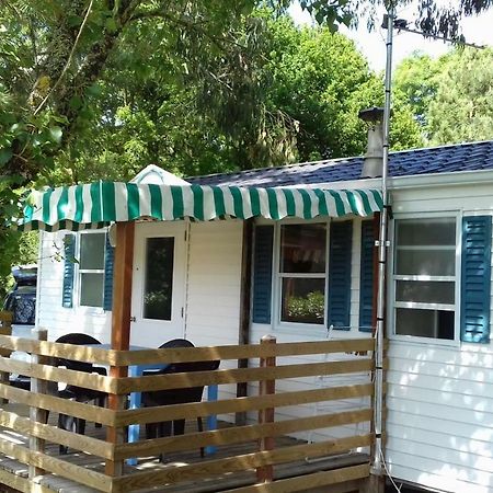 Отель Camping Les Peupliers Saint-Pere-en-Retz Экстерьер фото
